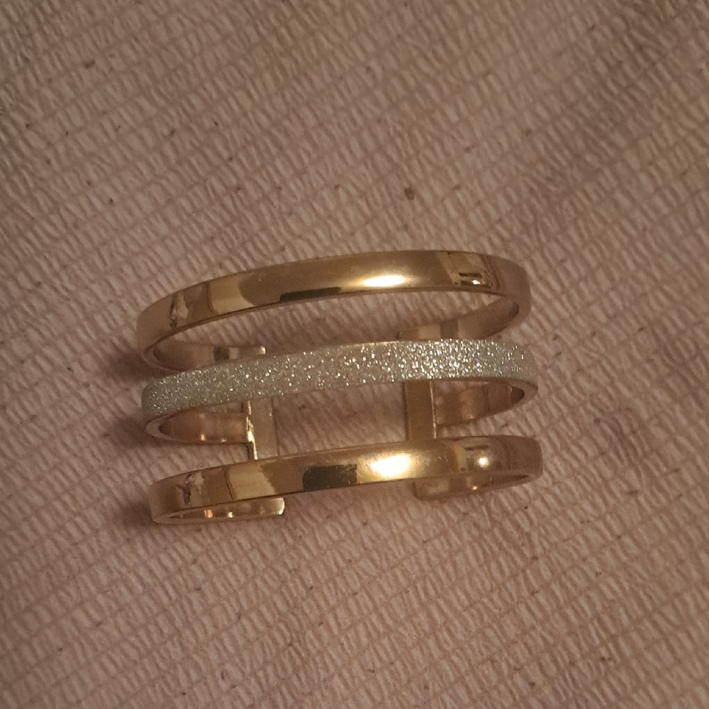 Elegant Gold and Silver Women's Bracelet